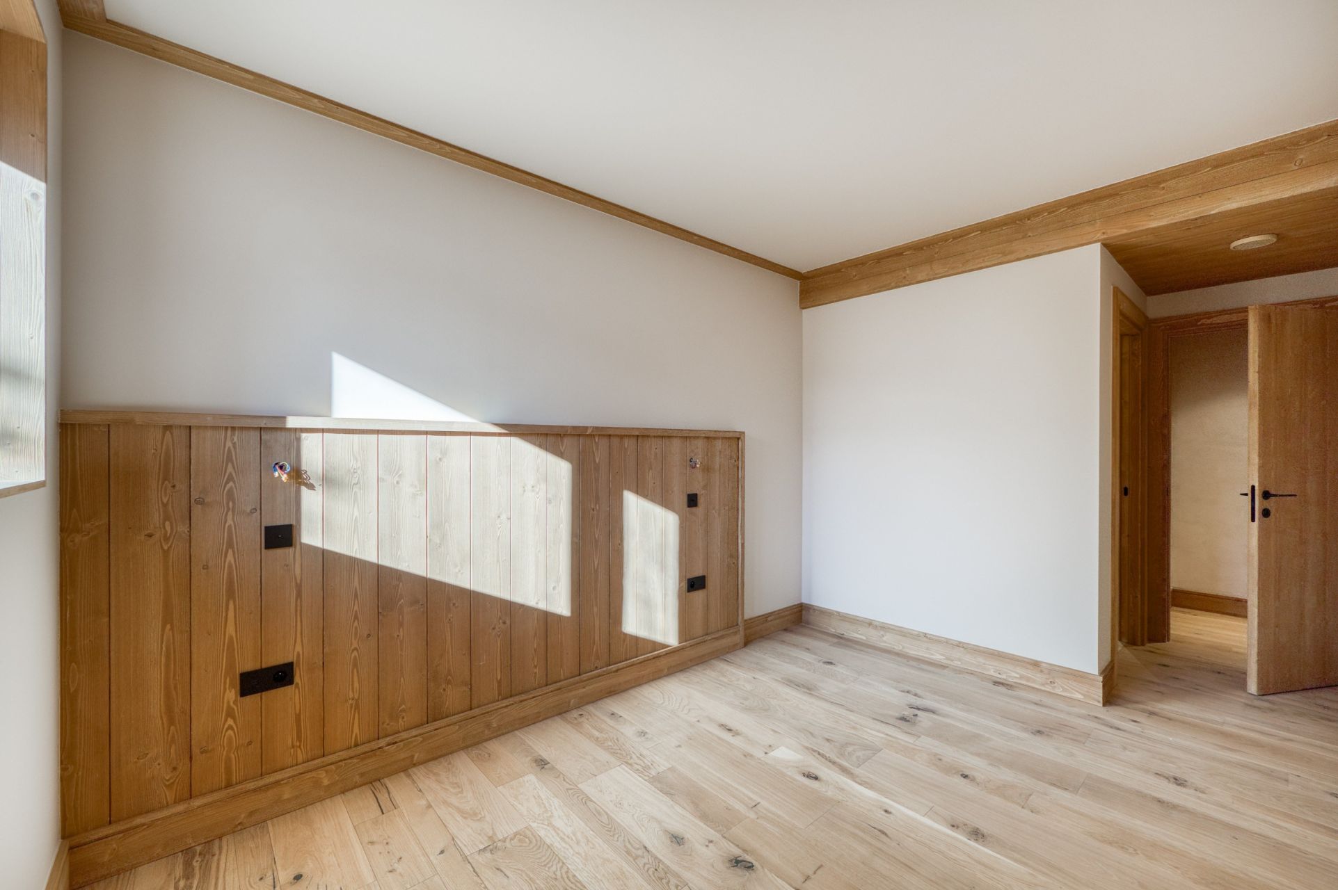 luxury chalet 7 Rooms for sale on MERIBEL LES ALLUES (73550)