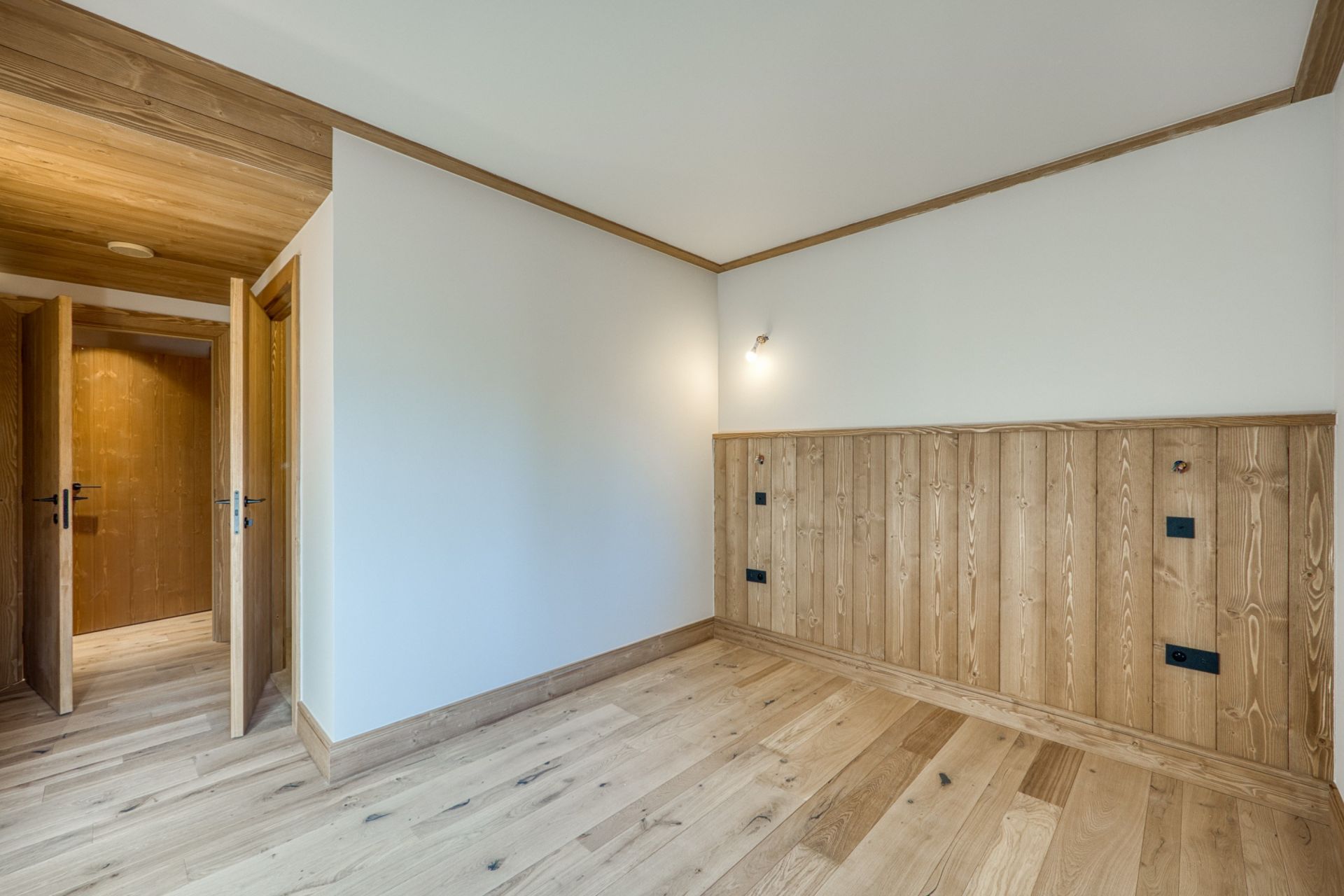 luxury chalet 7 Rooms for sale on MERIBEL LES ALLUES (73550)