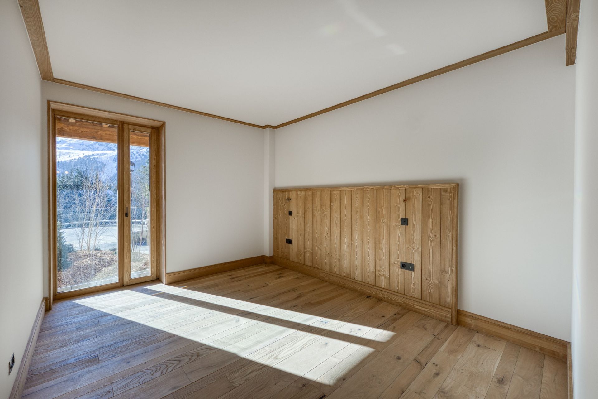 luxury chalet 7 Rooms for sale on MERIBEL LES ALLUES (73550)