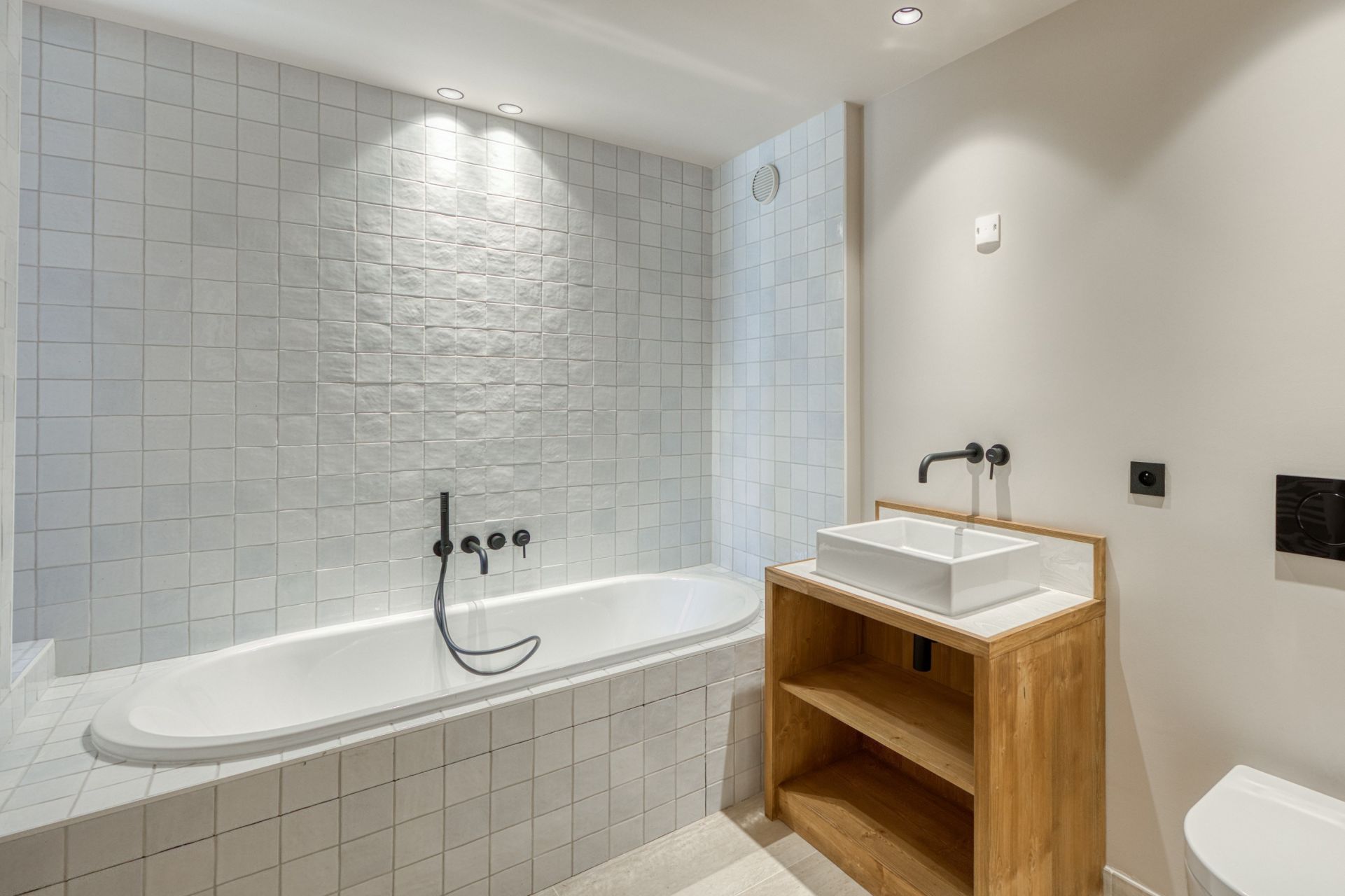 luxury chalet 7 Rooms for sale on MERIBEL LES ALLUES (73550)