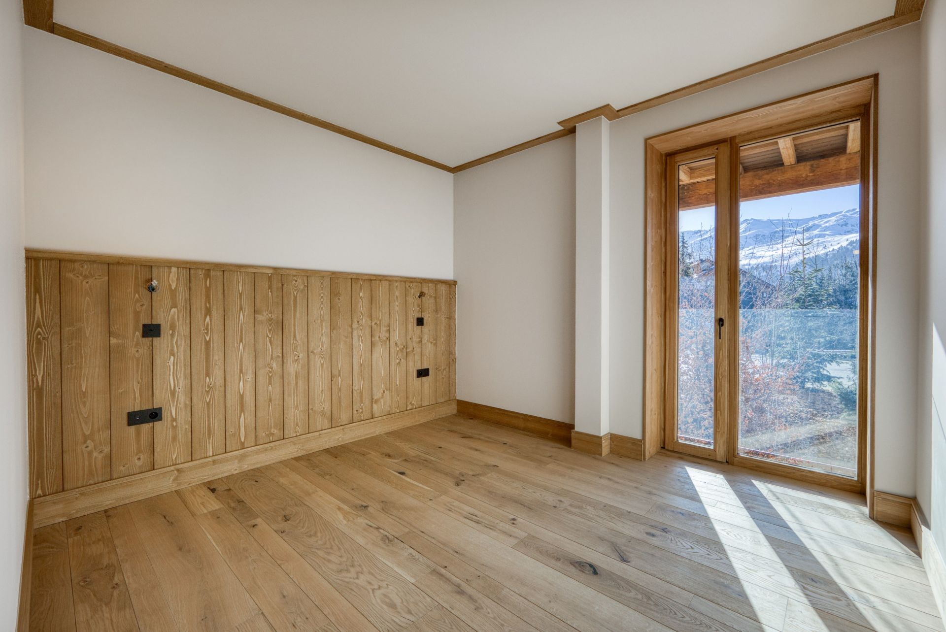 luxury chalet 7 Rooms for sale on MERIBEL LES ALLUES (73550)