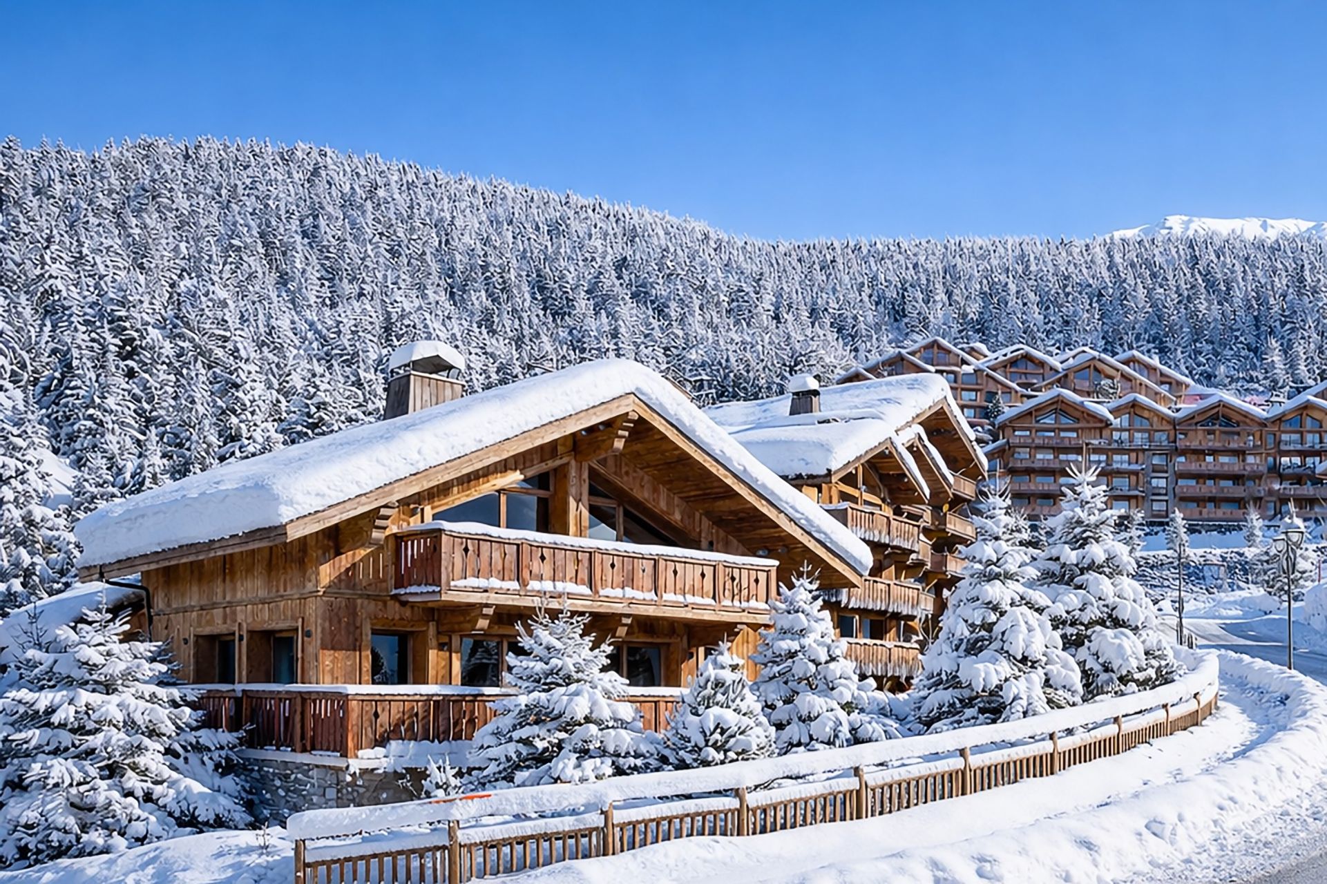 luxury chalet 10 Rooms for sale on MERIBEL LES ALLUES (73550)