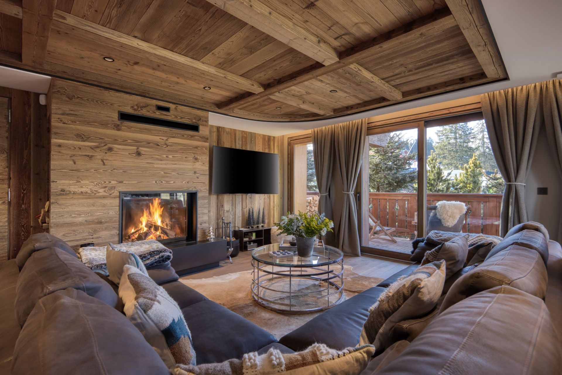 luxury chalet 10 Rooms for sale on MERIBEL LES ALLUES (73550)