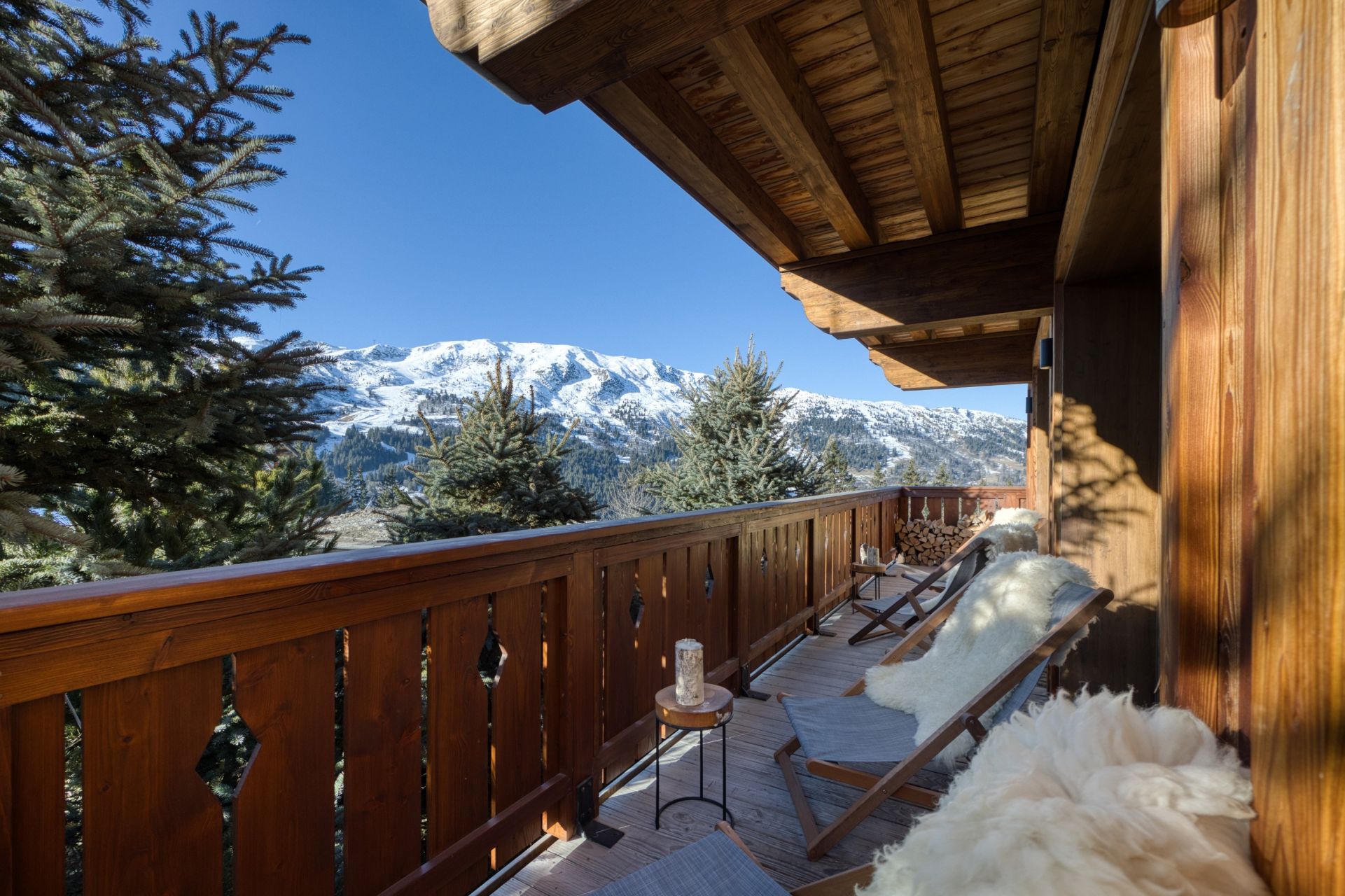 luxury chalet 10 Rooms for sale on MERIBEL LES ALLUES (73550)
