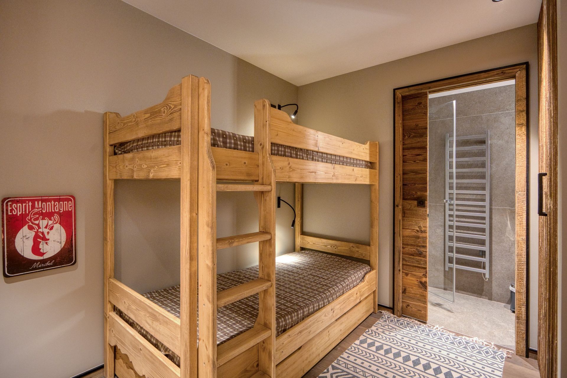 luxury chalet 10 Rooms for sale on MERIBEL LES ALLUES (73550)