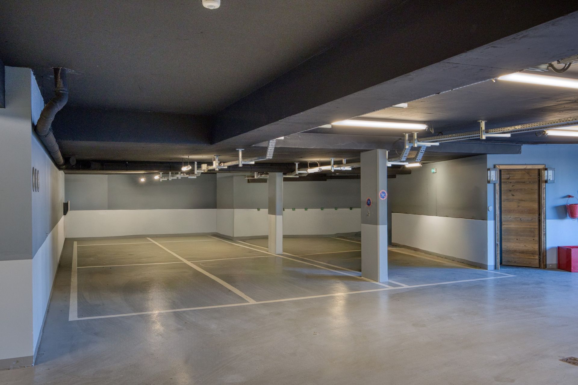 luxury chalet 10 Rooms for sale on MERIBEL LES ALLUES (73550)