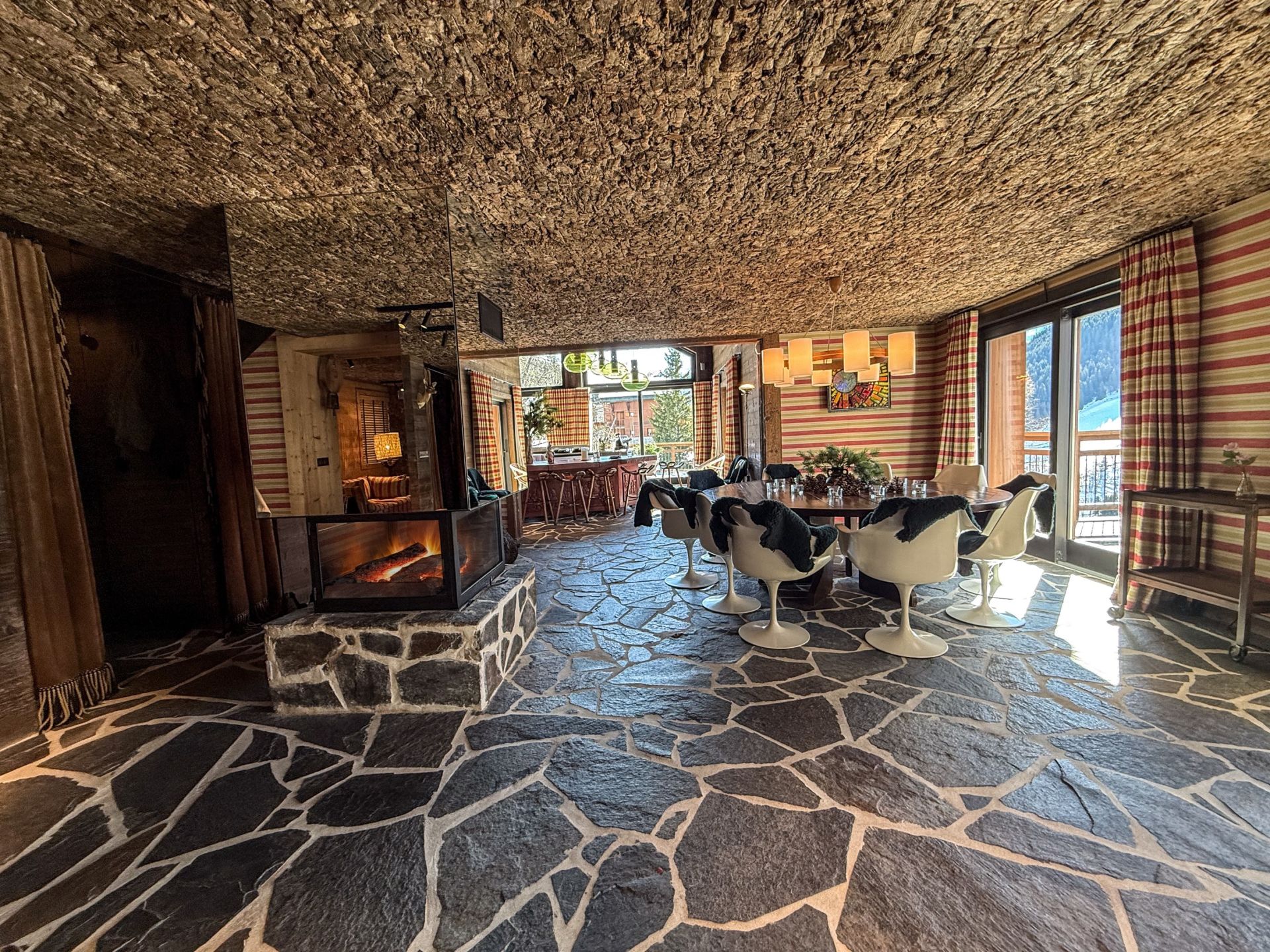 luxury chalet 8 Rooms for seasonal rent on MERIBEL LES ALLUES (73550)