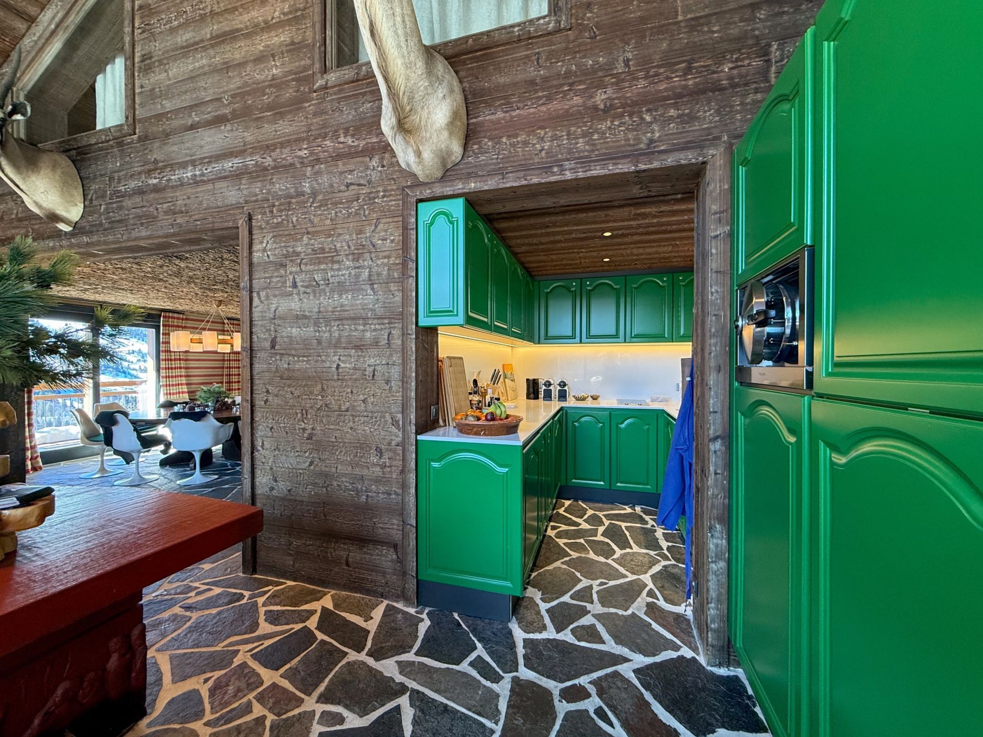 luxury chalet 8 Rooms for seasonal rent on MERIBEL LES ALLUES (73550)