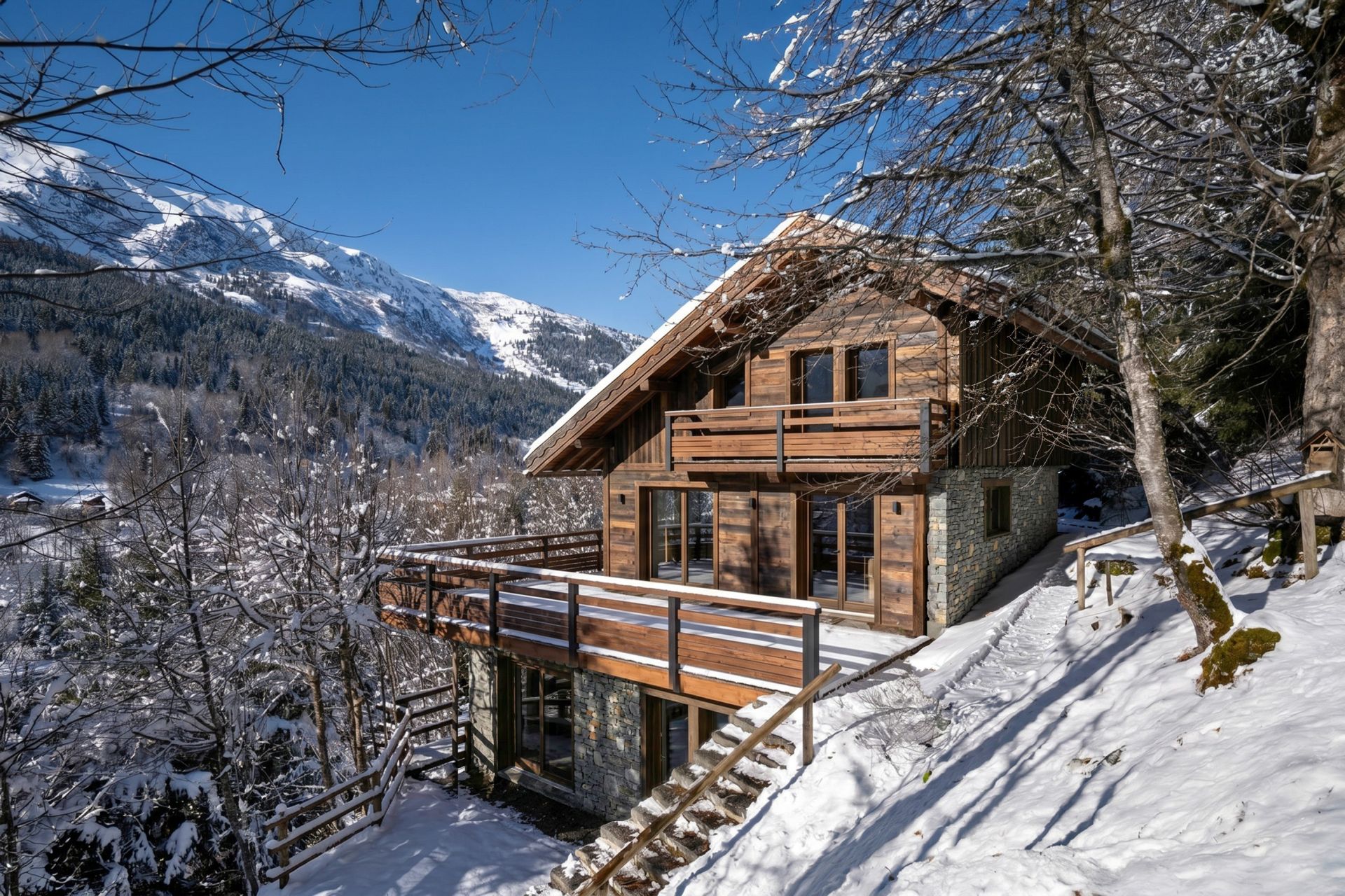 chalet de luxe 7 Pièces en location saisonnière sur MERIBEL LES ALLUES (73550)